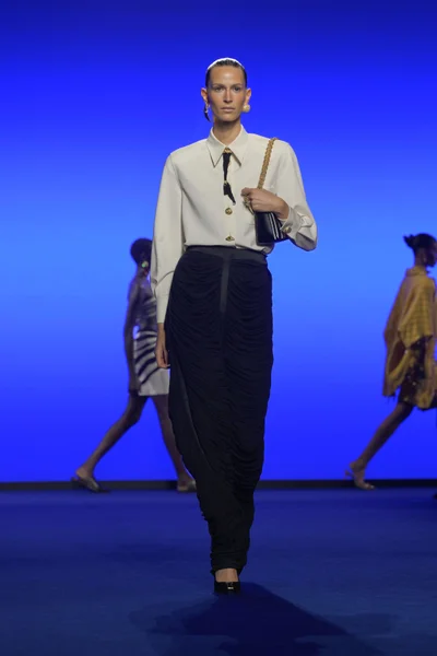 Look 37